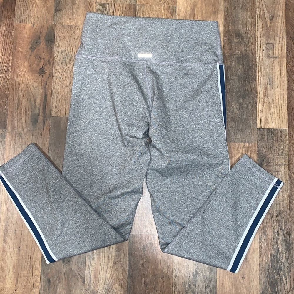 Aerie Chill Play Move Leggings. ‎ NWOT.  Size Medium - Picture 3 of 5